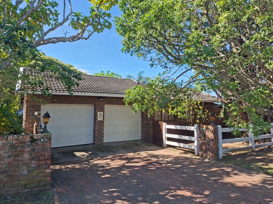 3 Bedroom Property for Sale in Bonza Bay Eastern Cape